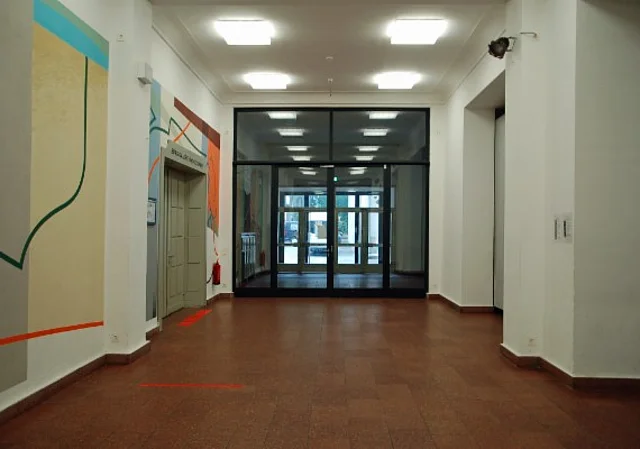 Volkspark Halle, Erdgeschoss