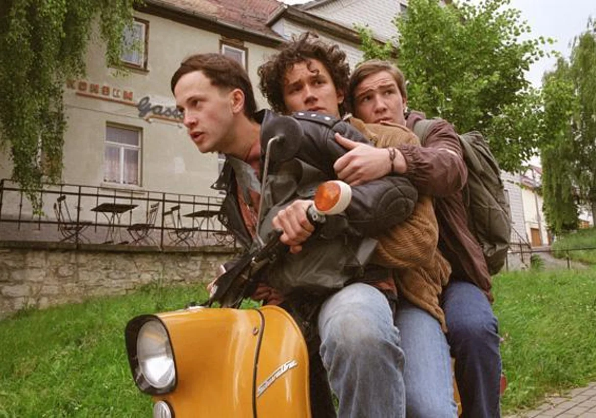 Franz Dinda, Sergej Moya und Frederick Lau in der Straße der Jugend in Erfurt Vieselbach