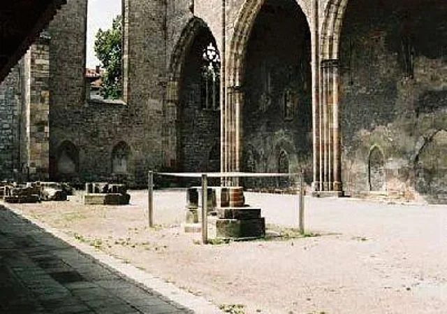 Ruine innen Südseite