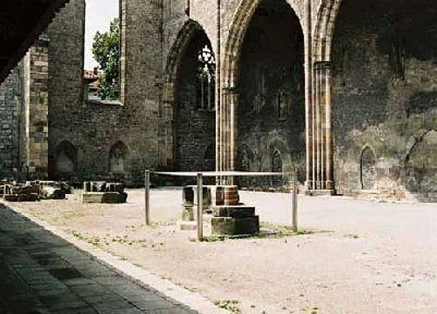 Ruine innen Südseite 