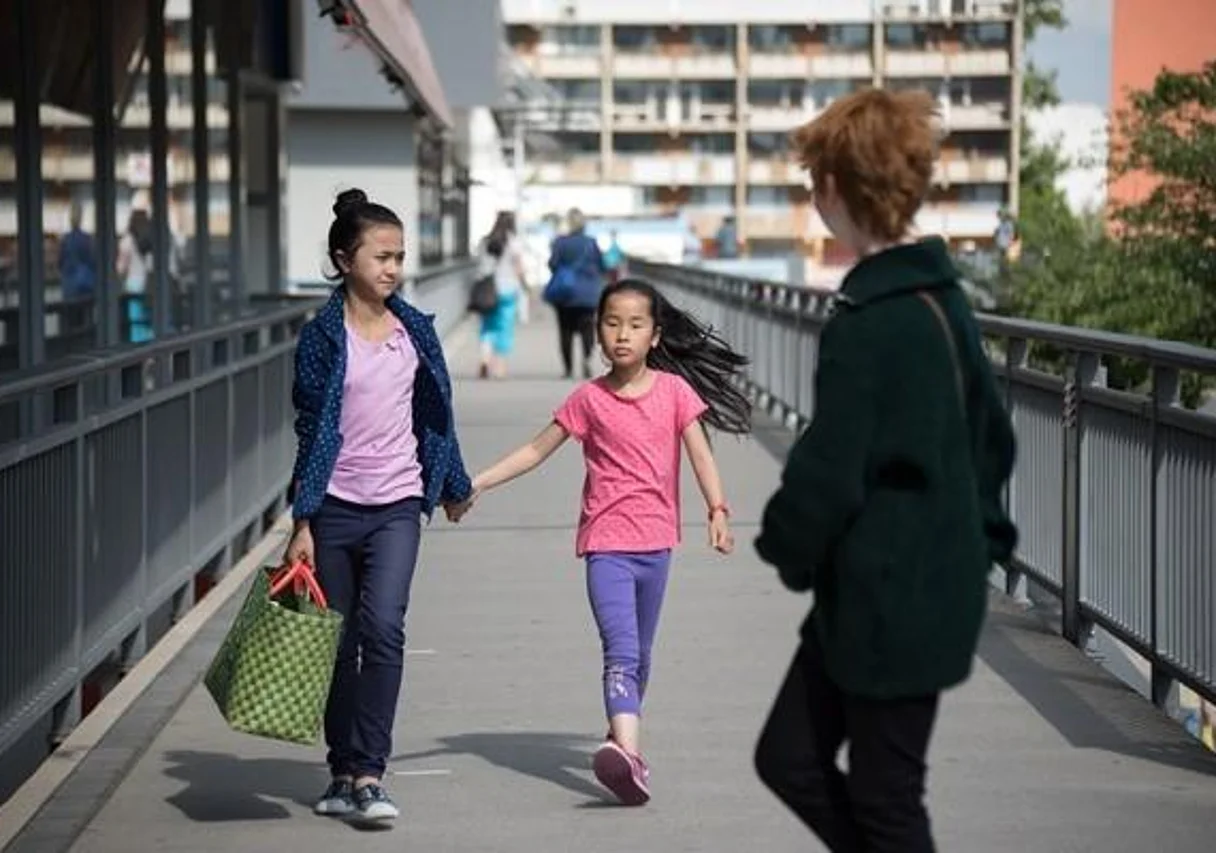 Lynn Dortschack, Linda Anh Dang und Lisa Wihstutz in der nördlichen Halle-Neustadt