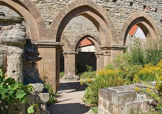 Ruine des Kirchenschiffs, Süden