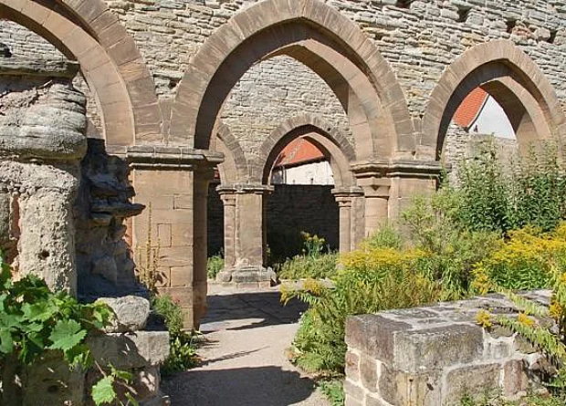 Ruine des Kirchenschiffs, Süden 