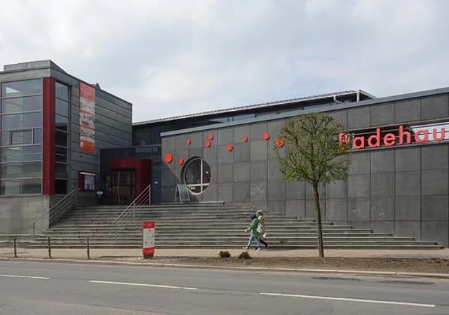 Eingang Neubau