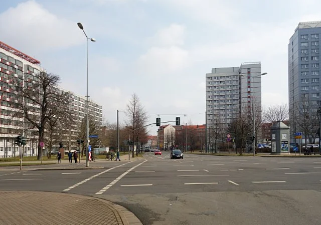 Juri-Gagarin-Ring, Kreuzung Krämpferstraße