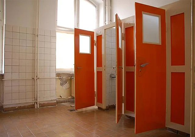 Altbau, sanitäre Anlagen