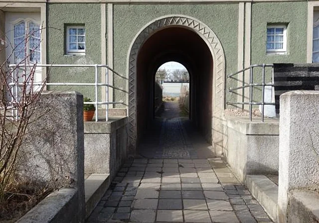 Durchgang zum Bahndamm
