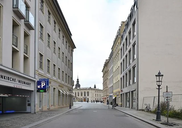 Landhausstraße, Einfahrt zum Parkhaus