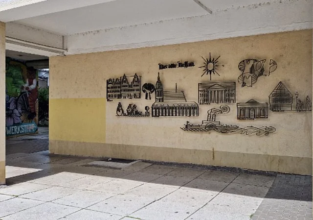 Wandschmuck Plattenbau Askanische Straße