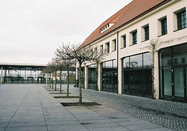 Innenhof, Blick zum Hauptfoyer
