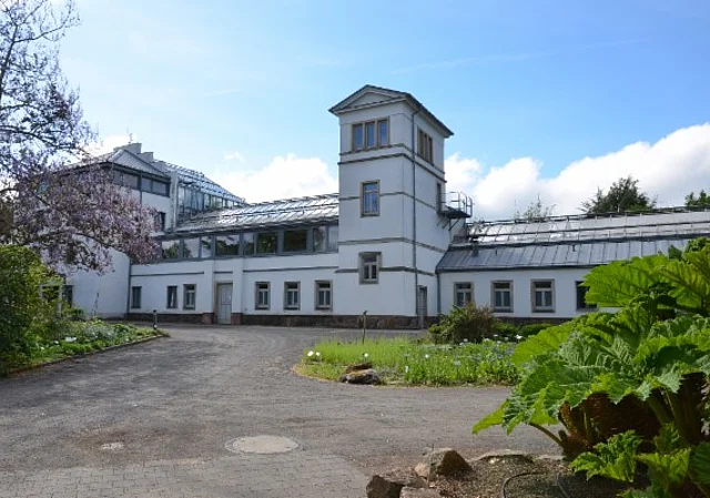 Hauptgebäude, Eingang Gewächshäuser