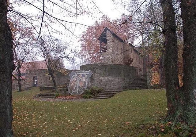 Park mit Resten der Stadtmauer nach Nordost