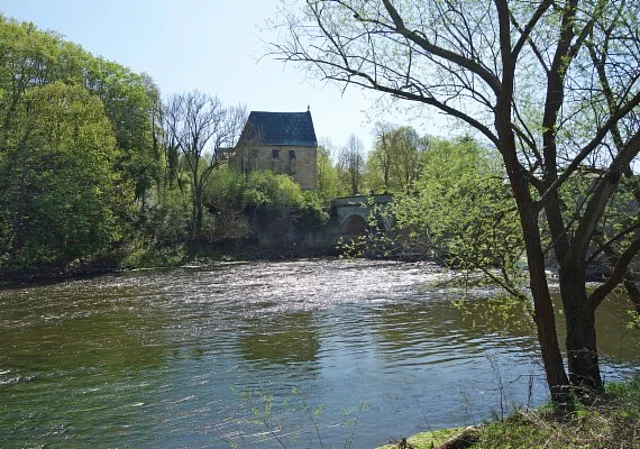 Blick vom Westufer zur Liboriuskapelle