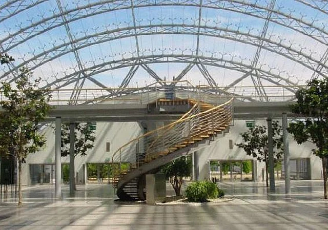 Glashalle, Ostseite