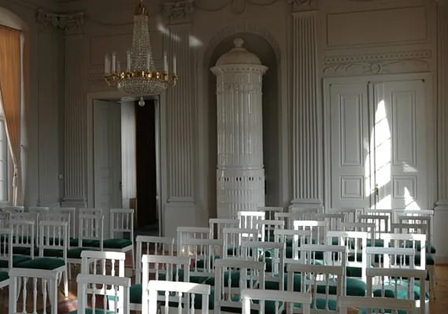 Festsaal mit Ofen