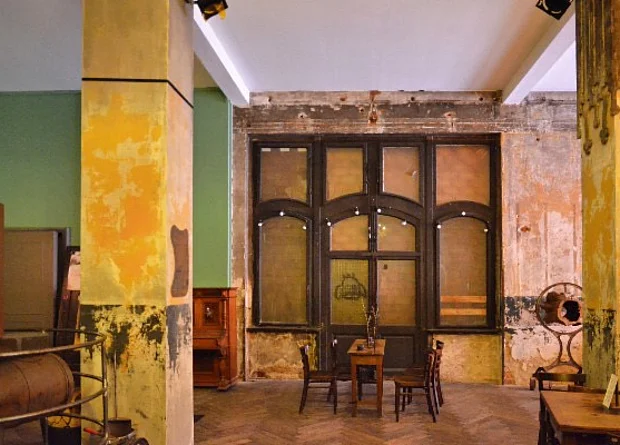 Westflügel Leipzig, Kulturbar froelich & herrlich 