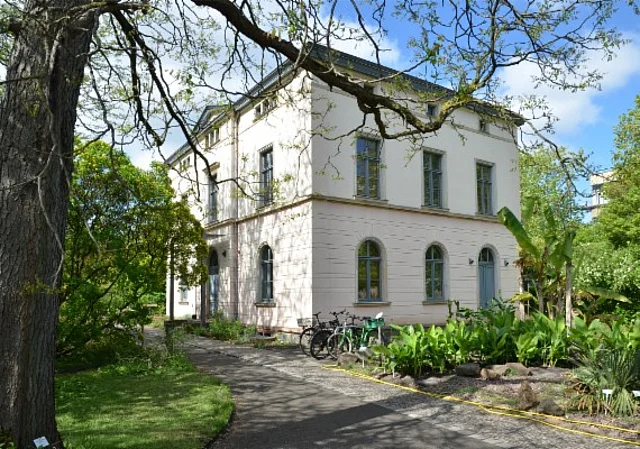 Außenanlagen, Inspektorenhaus
