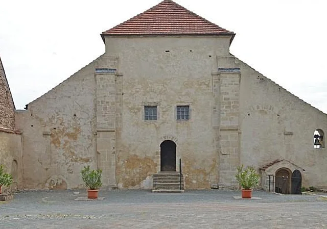 Kirche, Außenansicht, Westen