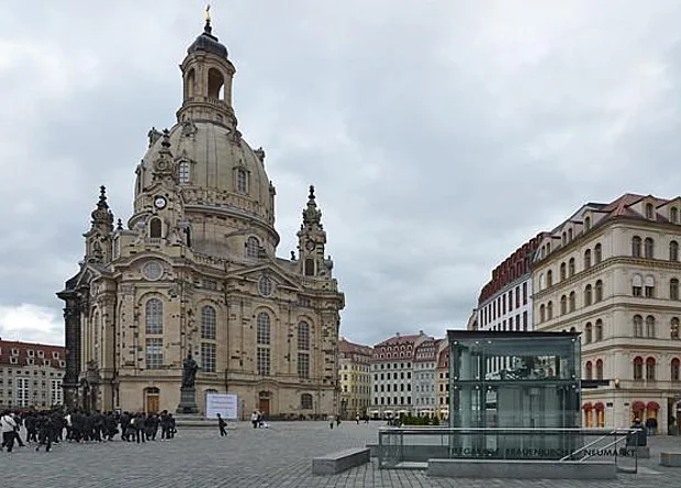 Frauenkirche, Aufgang Tiefgarage Neumarkt 