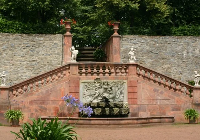 Delphinbrunnen