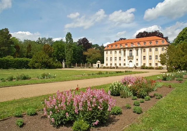Neues Schloss Tangerhütte, Vorderansicht