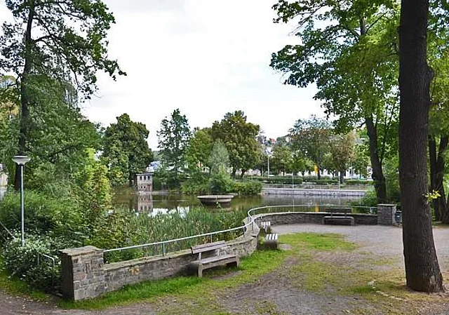 Kulturhaus Aue, Stadtgarten mit Carolateich