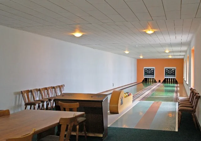 Jugendherberge Gorenzen, Bettenhaus, Kegelbahn