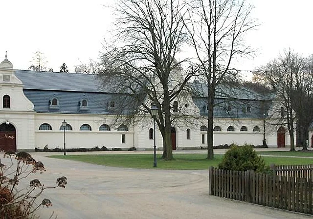 Schlossvorwerk mit Marstall
