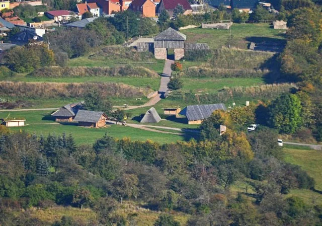 Blick vom Kyffhäuser-Denkmal Richtung Königspfalz
