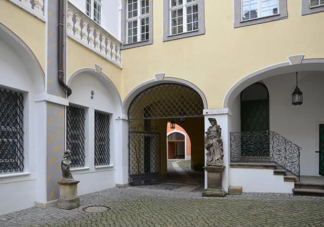 OLB - Bibliothek in Görlitz, Innenhof, Neißstraße 30