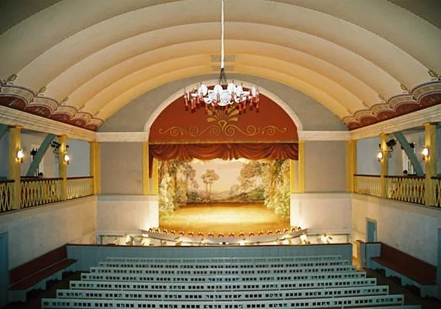 Bühne mit Theatersaal