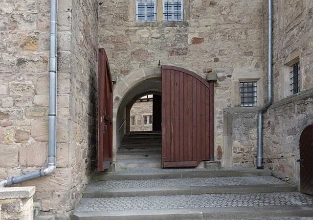 Eingang Westflügel