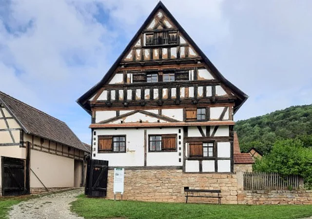 Güglebener Hof Wohnstallhaus Hoyer