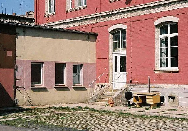 Bürogebäude/Garage Südostseite