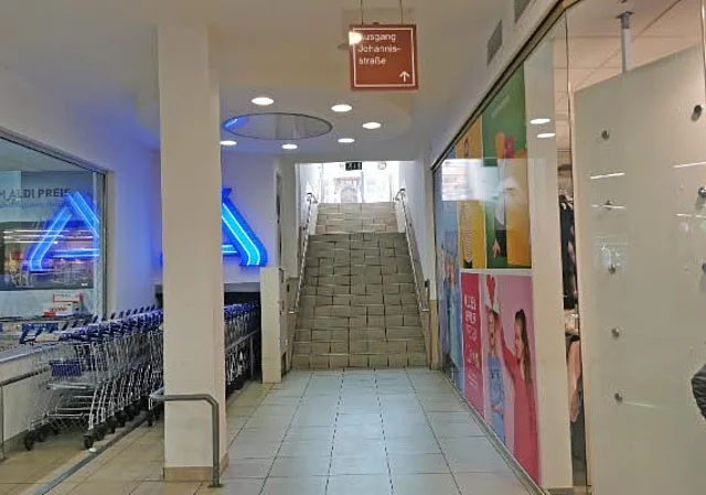 Treppe vom UG zum EG