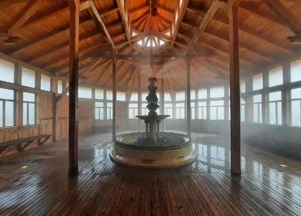 Gradierwerk Bad Salzungen, Brunneninhalation Ostwand 