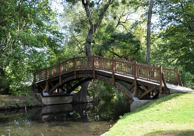 Johannapark, Holzbrücke