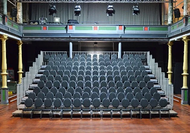 Schaubühne Lindenfels, Ballsaal, umlaufende Empore