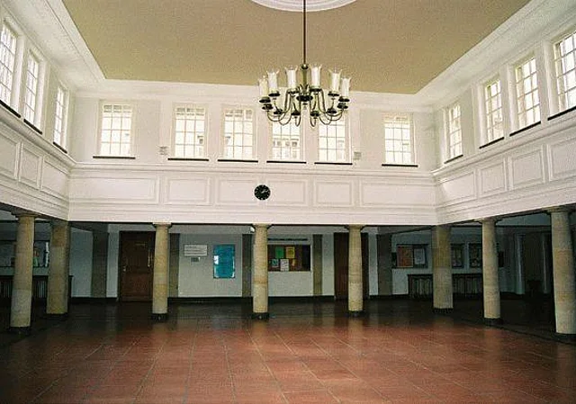 Foyer Sporthallen- und Vorlesungsgebäude