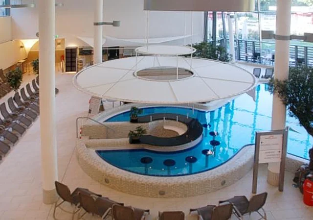 Poolbar im Roßtrappebecken