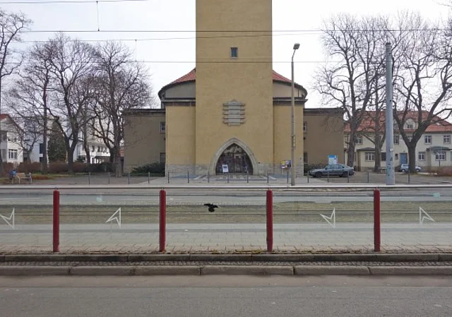 Magdeburger Allee, Lutherkirche