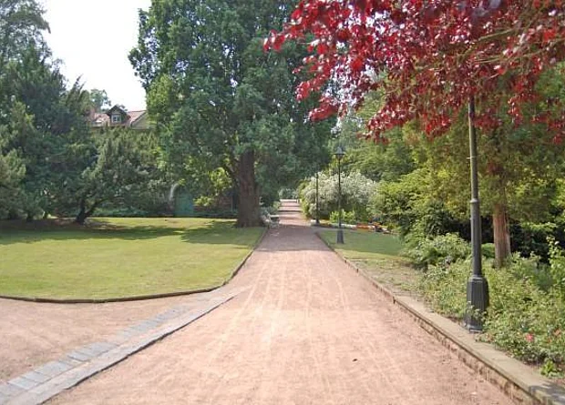 Weg zum Gärtnerhaus 
