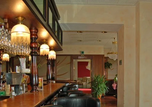 Bar mit Blick zur Lobby