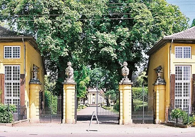 Einfahrt Orangeriestraße, Süden