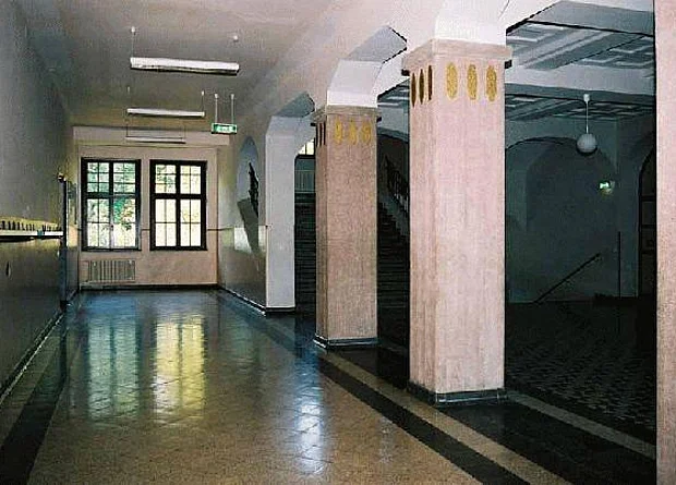 Flur und Treppenhaus 