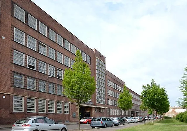 Nordseite, Industriestraße